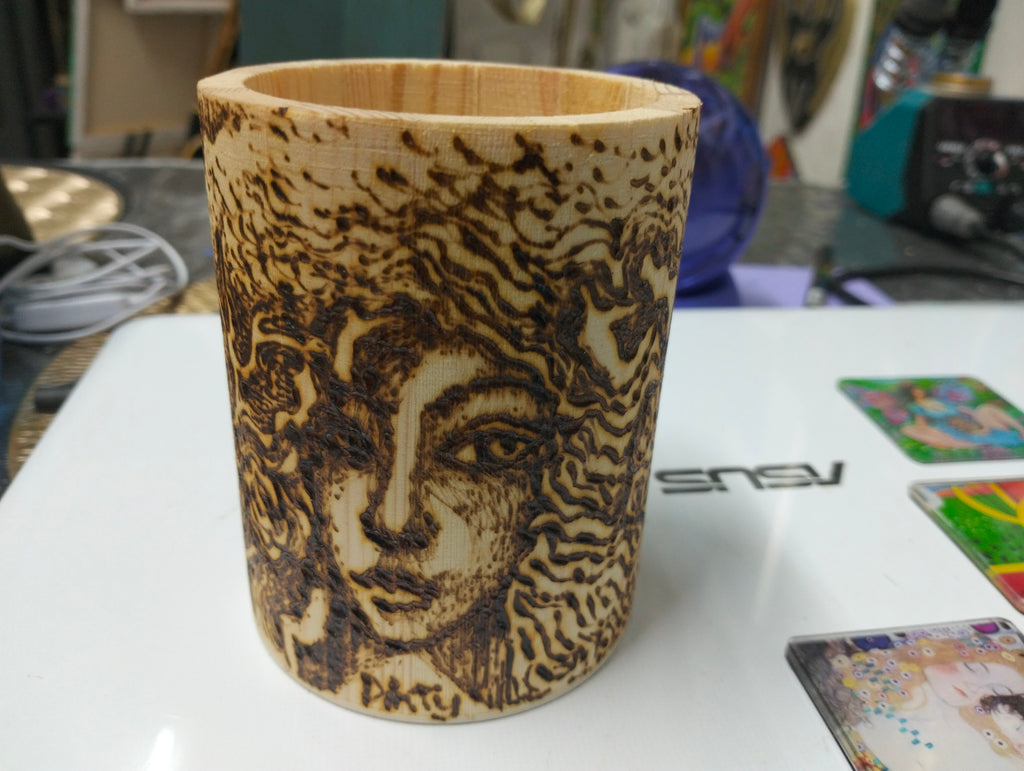 Portapenne in legno